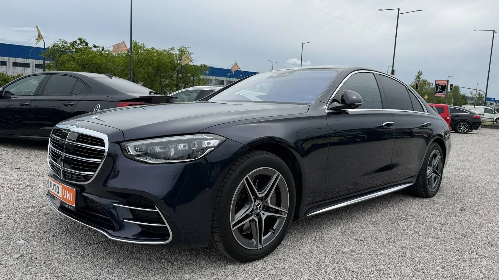 Mercedes-Benz S trieda Sedan 400 d 4M AMG PANORAMA+DISTRONIC+M – fotka 1 z 51