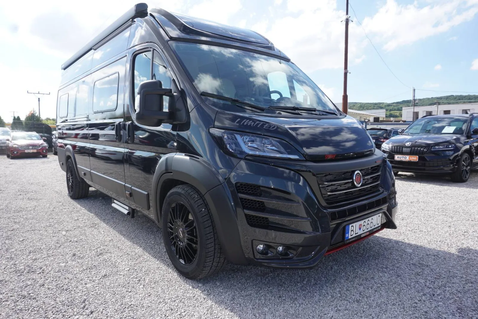 Euramobil V 635 EB PRESTIGE BIKE LITHIUMAC AC SChnitzer TOP – fotka 2 z 71