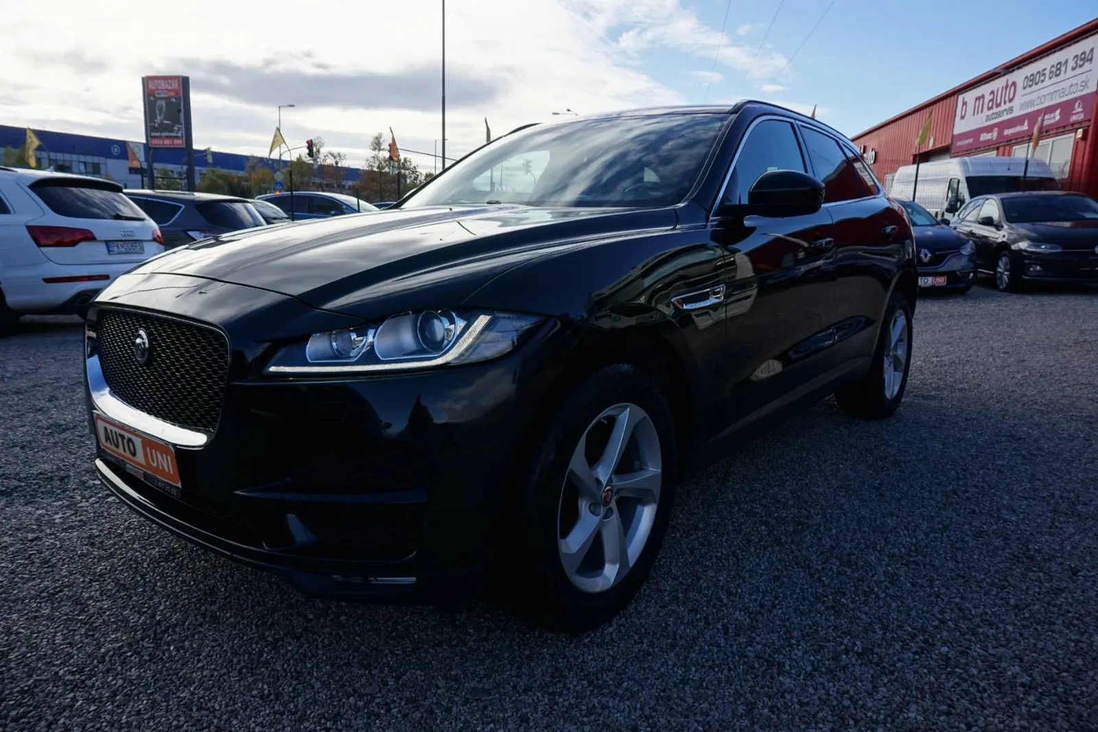 Jaguar F-Pace 2.0D 180k Prestige – fotka 2 z 35